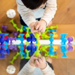 Fat Brain Toys zabawka sensoryczna przyssawki Squigz 22 elementy