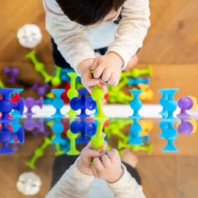 Fat Brain Toys zabawka sensoryczna przyssawki Squigz 22 elementy