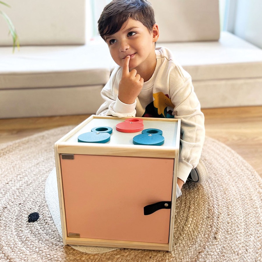 Small Foot Drewniane Pudełko Sensoryczne „Sensory” dla Dzieci 3+ | Pudełko Dotykowe Montessori z 3 Soczewkami Optycznymi: Powiększającą, Czerwoną i Kalejdoskopem, Wspiera Integrację Sensoryczną i Terapię Dotykiem, Idealny Prezent Edukacyjny dla 3-latka.