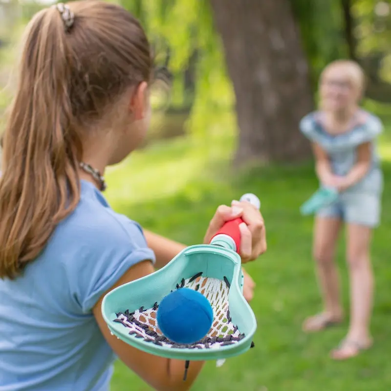 BS Toys Ekologiczny Zestaw do Lacrosse dla Dzieci 8+ | Dynamiczna Gra Zręcznościowa z Rakietkami z Biomateriału (Słoma Pszeniczna), Rozwija Refleks, Celność i Koordynację Ruchową, Zawiera Miękką Piłkę Neoprenową, Idealna Zabawa Outdoor do Ogrodu