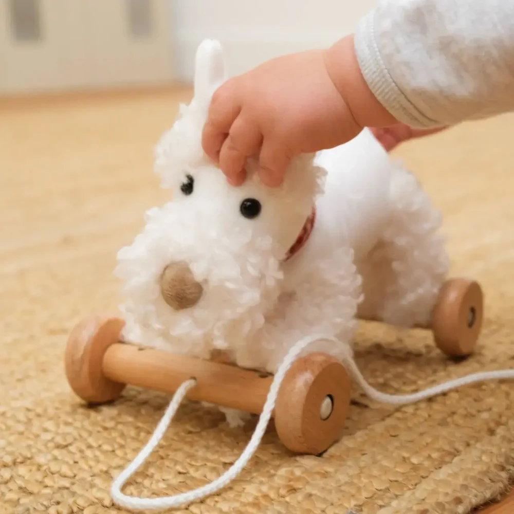 Egmont Toys Piesek Lola zabawka do ciągnięcia