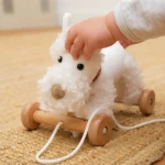 Egmont Toys Piesek Lola zabawka do ciągnięcia
