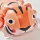 Dmuchany Jeździk Wodny SUNNYLiFE Tino the Tiger | Materac Pływający Tygrys z Uchwytami dla Dzieci 6+, Zabawka Basenowa i Plażowa z Tworzywa PVC Bez Ftalanów, Wspiera Koordynację Ruchową, Udźwig do 60 kg, Prezent na Lato i Wakacje.