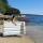 SUNNYLiFE Luxe Lilo Green Stripe luksusowy dmuchany materac wodny 180 cm dla młodzieży i dorosłych 14+ – materac do basenu i na plażę z zagłówkiem i uchwytem na napój