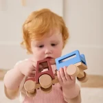 Kids Concept drewniany traktor z przyczepką