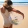 Dmuchana Piłka Plażowa z Brokatowym Konfetti Sunnylife 35 cm | Przezroczysta Piłka do Wody i Ogrodu z Brokatem, Lekka Piłka z PVC bez Ftalanów, Wspiera Koordynację Ruchową i Aktywność, Zabawka na Lato i Basen.