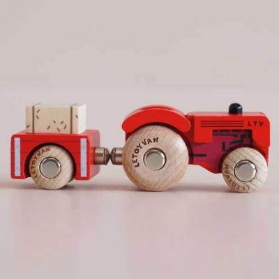 Le Toy Van Drewniany traktor retro z przyczepką i sianem GT190 Tilly