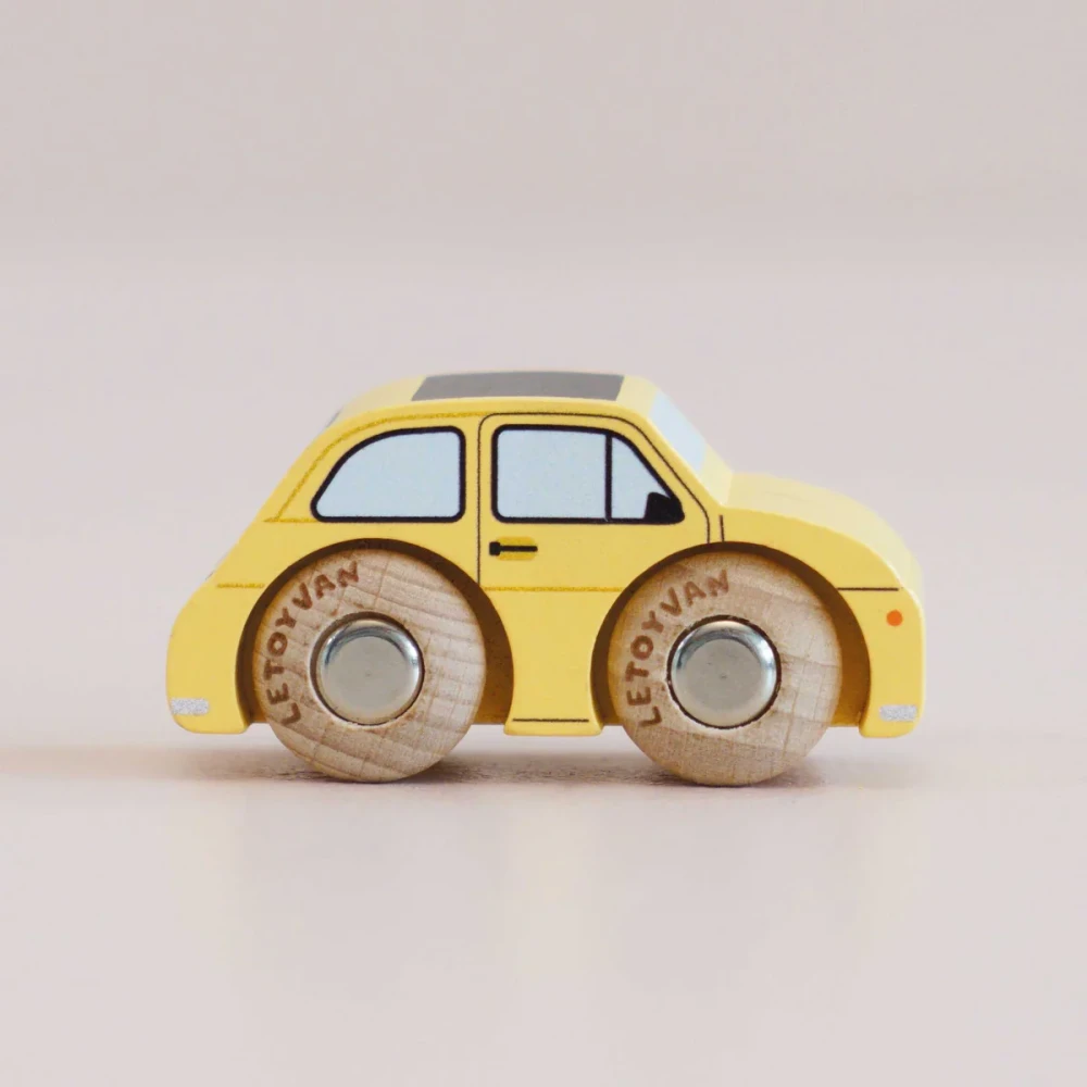 GT60-Fifi-Classic-Car-Collection-Le-Toy-Van-2.webp
