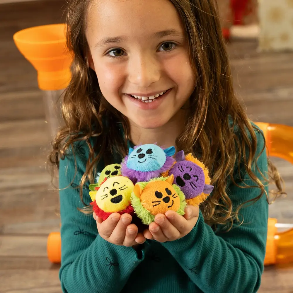Pluszowe Piłeczki do Dmuchawy Air Toobz Fat Brain Toys Toobzters | Zestaw 5 Sensorycznych Stworków do Rur Powietrznych dla Dzieci 3+, Miękkie Kulki Futrzane do Eksperymentów STEM, Wspiera Wyobraźnię i Zmysł Dotyku, Prezent dla Przedszkolaka.