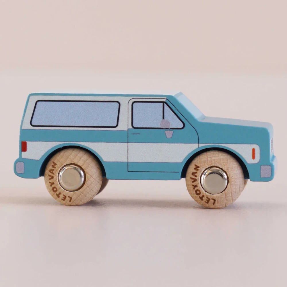GT170-Chuck-Classic-Car-Collection-Le-Toy-Van-2.webp