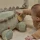 Zabawka Sensoryczna Krokodyl Aktywizujący Little Dutch Safari Friends | Duża Maskotka Edukacyjna dla Niemowląt 0m+, z Ukrytym Ptaszkiem, Grzechotką i Gryzakiem Silikonowym, Wspiera Rozwój Zmysłów, Chwytu i Koordynacji Ręka-Oko.