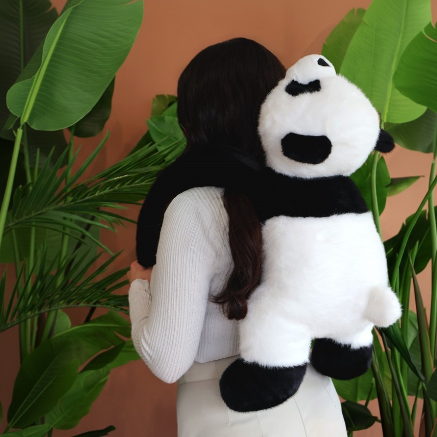 Duża pluszowa panda o długości 75 cm z obciążonymi długimi łapkami w kolorze czarno-białym z serii Podcoll marki Histoire d'Ours