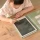 Little Dutch cyfrowy tablet znikopis Safari Friends zielony z rysikiem i kartami pracy. Edukacyjny znikopis graficzny LCD nauka rysowania i pisania z szablonami LD125184 dla dzieci od 4 lat 4+ / do podróży.