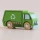 Drewniana Śmieciarka z Plakatem Le Toy Van Rudy | Zielona Ciężarówka Recyklingowa z Drewna Brzozowego FSC, Kolekcjonerski Pojazd Zabawka Montessori bez Plastiku, Wspiera Rozwój Motoryki i Edukację Ekologiczną, Prezent dla Dziecka.