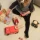 Egmont Toys wóz strażacki z  przyjacielem to pojazd Miniature World zachęca do zabawy w straż pożarną i tworzenia historii. Wóz ma ruchomą drabinę oraz figurkę przyjaciela, który od razu zajmuje miejsce kierowcy.