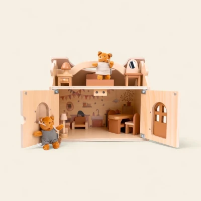 Egmont Toys drewniany domek z mebelkami i z wiewiórkami