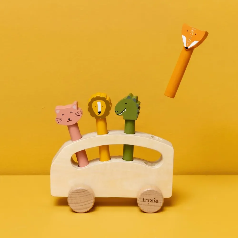 5400858364807_drewniana zabawka dla 2 latka autobus ze zwierzątkami Pop-Up Trixie