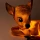 Lampka nocna LED Sarenka marki Egmont Toys to dekoracyjna lampka do dziecięcego pokoju, która może być używana jako delikatne źródło światła po zmroku.