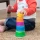 Fat Brain Toys Bąbelki Dimpl Wieża dla Dzieci 6m+ | Sensoryczne Kubeczki do Układania z Silikonowymi Bąbelkami, Rozwijają Motorykę, Koordynację Ręka-Oko i Zmysł Dotyku, Bezpieczna Zabawka do Kąpieli BPA-free, Idealny Prezent dla Niemowlaka.