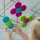 Fat Brain Toys Whirly Squigz – wirujące przyssawki sensoryczne dla dzieci 10m+, zestaw 3 spinnerów silikonowych do zabawy i ćwiczenia motoryki.