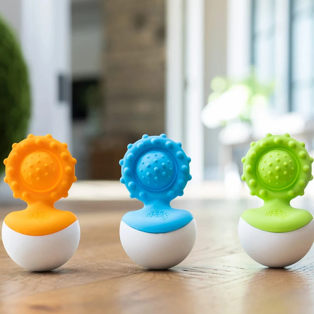 Zabawka dla niemowląt 0+ Dimpl Wańka-Wstańka Fat Brain Toys – gryzak sensoryczny i zabawka edukacyjna, prezent na baby shower lub wyprawkę, rozwój chwytu i koordynacji ręka oko