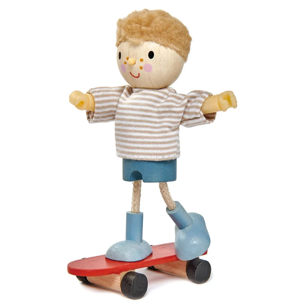 Tender Leaf Toys: laleczka Edward and his Skateboard