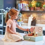 Tender Leaf Toys kuchnia drewniana przenośna z akcesoriami