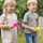 BS Toys Zestaw Animacyjny 3w1 Sportowa Gra Ogrodowa dla Dzieci Wyścigi w Workach, Slalom z Jajkiem na Łyżce i Rzuty do Celu, Kompletny Zestaw na Urodziny i Piknik dla 4 Osób, Rozwija Motorykę, Równowagę i Zdrową Rywalizację, Prezent na Dzień Dziecka