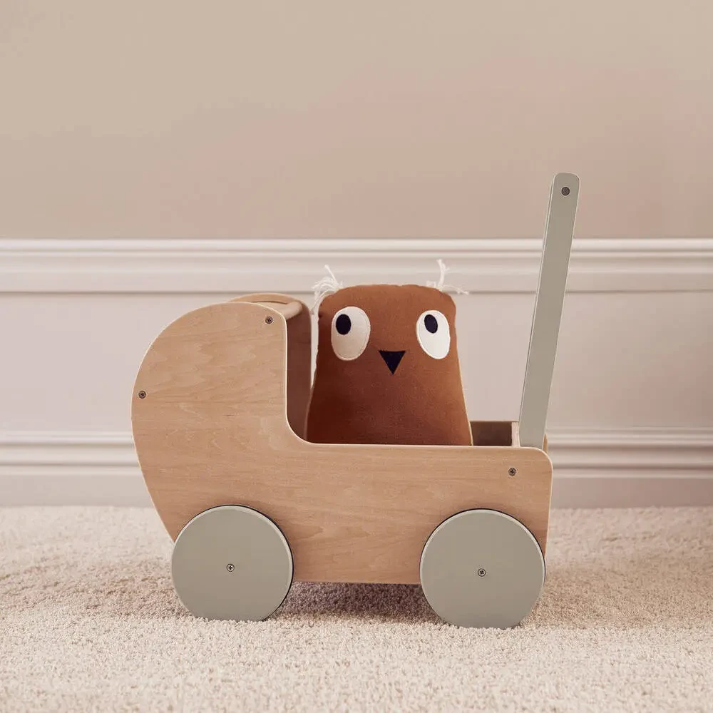 Kid’s Concept drewniany wózek dla lalek premium 3+ – zabawka dla dziecka, prezent dla dziewczynki i chłopca, wózek FSC z pościelą i akcesoriami