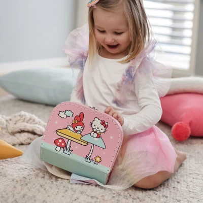 Hello Kitty kuferek walizeczka kartonowa 20 cm