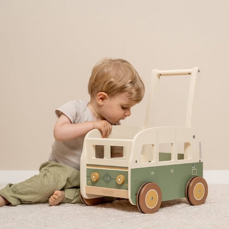 Little Dutch Vintage Walker Wagon drewniany pchacz dla dzieci 12m+ – stabilny wózek do nauki chodzenia dla rocznego dziecka. Idealny prezent na roczek i prezent dla 2-latka.