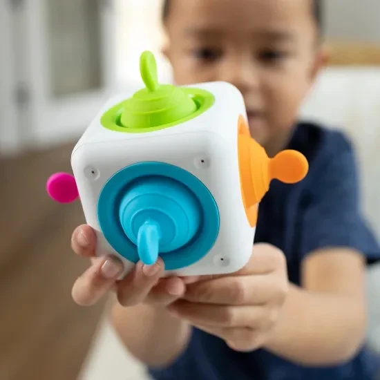 Fat Brain Toys kostka sensoryczna Tugl Cube