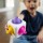 Kostka sensoryczna Tugl Cube Fat Brain Toys dla dzieci (2+). Silikonowa zabawka typu fidget toy do wciskania i pstrykania. Idealna na prezent dla dwulatka, wspiera motorykę dłoni i wyciszenie w podróży.