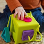 Fat Brain Toys sorter dla dzieci OombeeCube