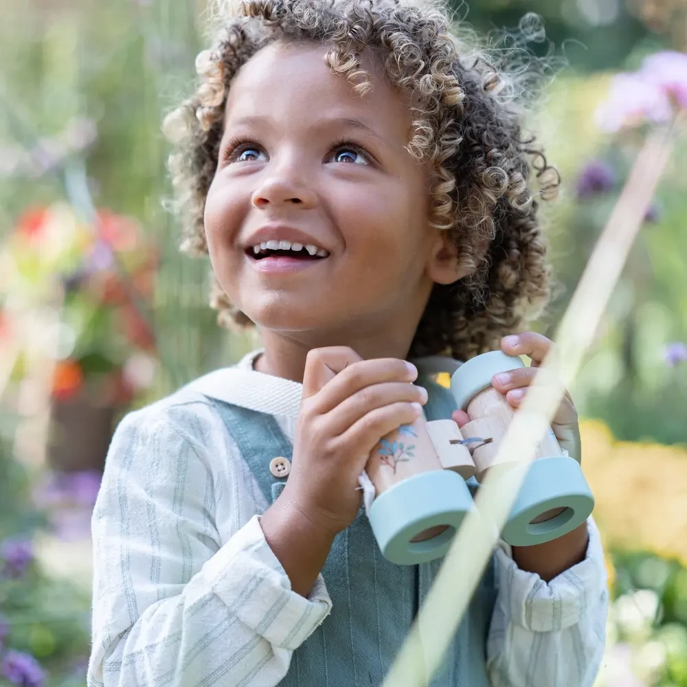 Little Dutch Lornetka dla Dzieci Forest Friends – Zabawka Edukacyjna 3+ | Lornetka z Powiększeniem i Sznurkiem, Rozwija Spostrzegawczość i Ciekawość Świata, Lekka i Bezpieczna Konstrukcja, Idealny Prezent dla Małego Odkrywcy na Spacer i Wycieczkę.