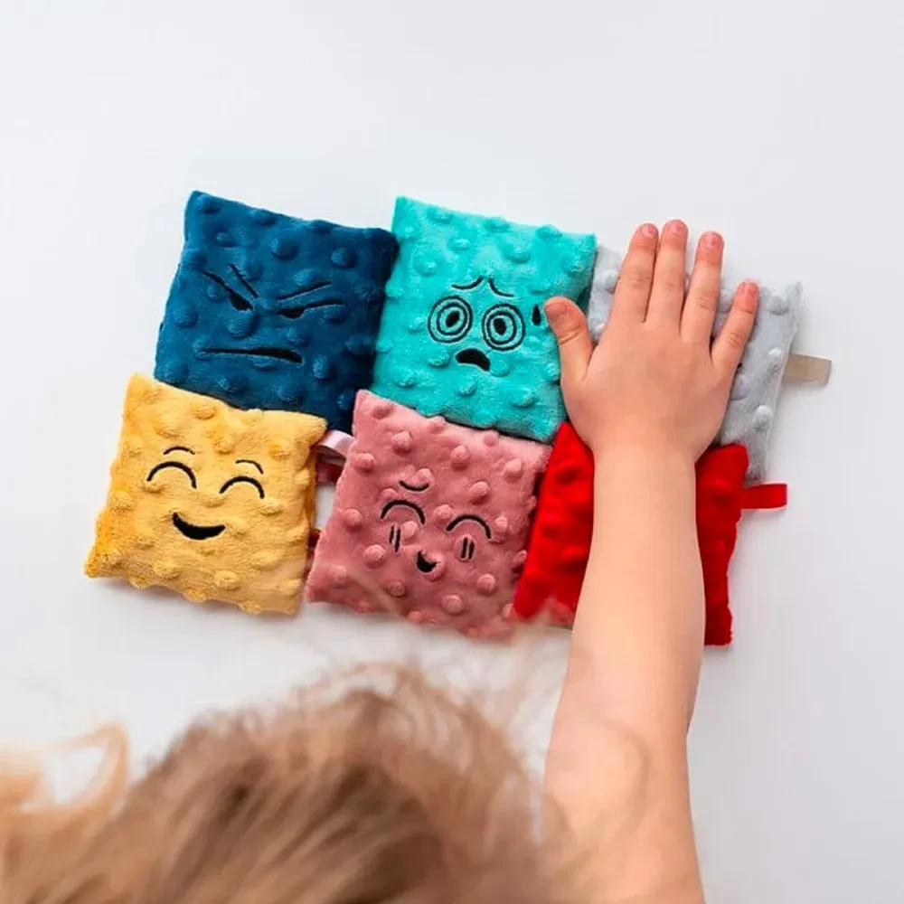 Mom's Care zabawki sensoryczne woreczki z minkami Emocje
