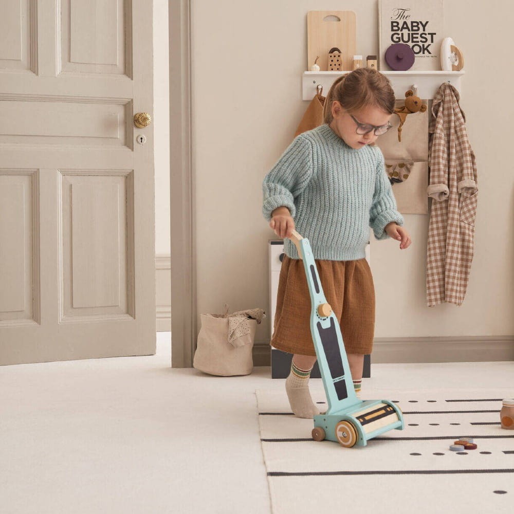 Kids Concept odkurzacz drewniany do zabawy dla dzieci