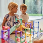 Cleverclixx tor wyścigowy z klocków magnetycznych Large Race Track Pastel 80 elementów