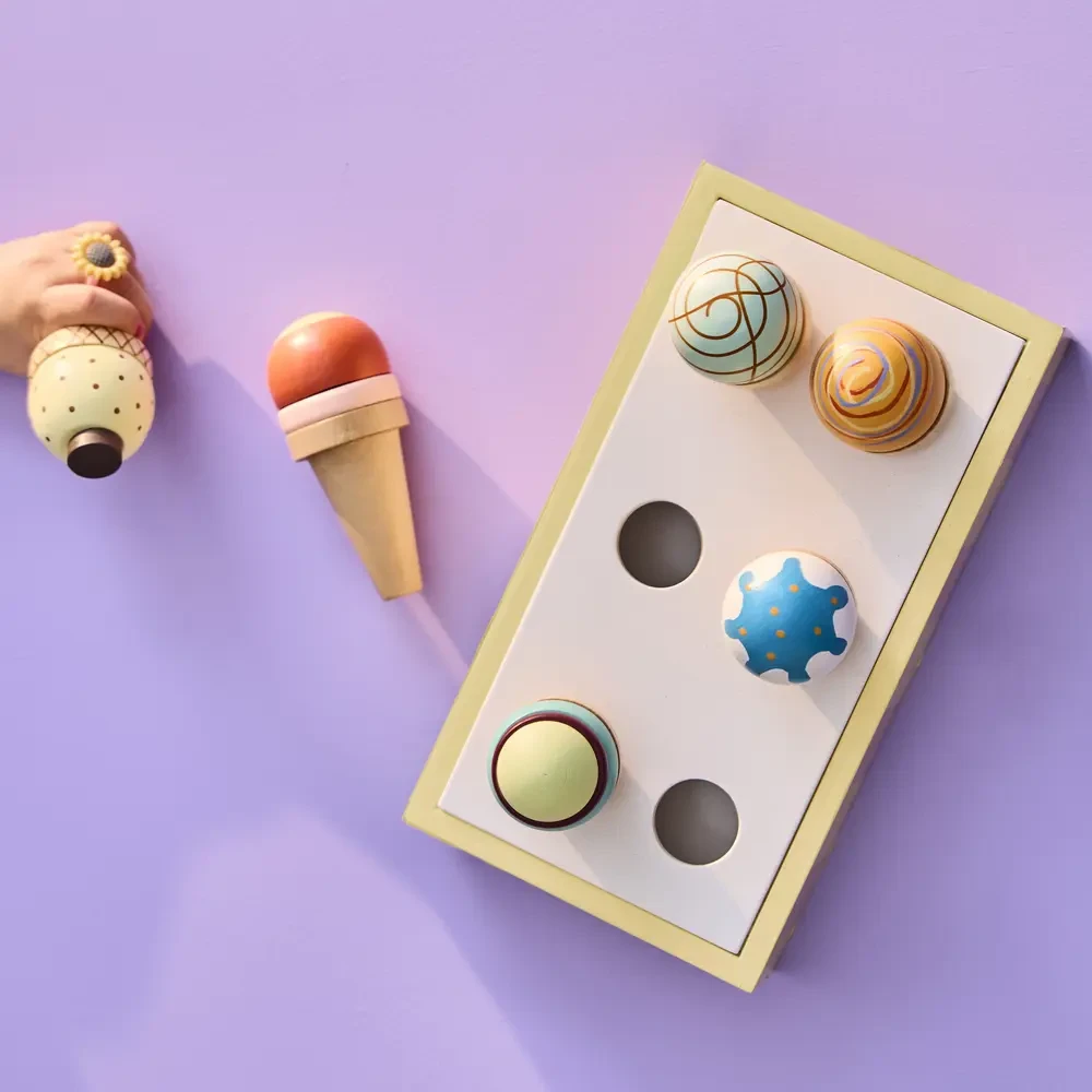 Kid’s Concept drewniane lody w rożkach zestaw 6 sztuk 2+ – zabawka dla dziecka, prezent dla dziewczynki i chłopca, FSC zestaw do odgrywania ról lodziarnia sklep
