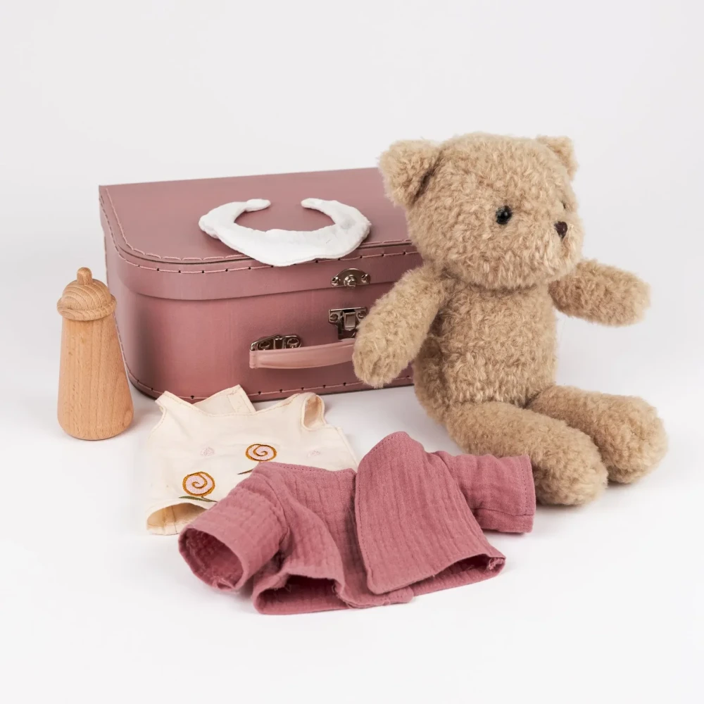Lalka szmaciana z ubrankami i akcesoriami Egmont Toys Morrissette pluszowa miękka z butelką dla dzieci 3+