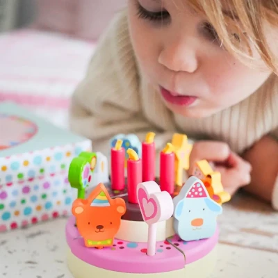 Djeco Drewniany Tort Urodzinowy z akcesoriami do ozdabiania i świeczkami