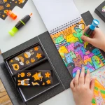 Tiger Tribe Kolorowanki Neonowe z naklejkami Świecące Stworki