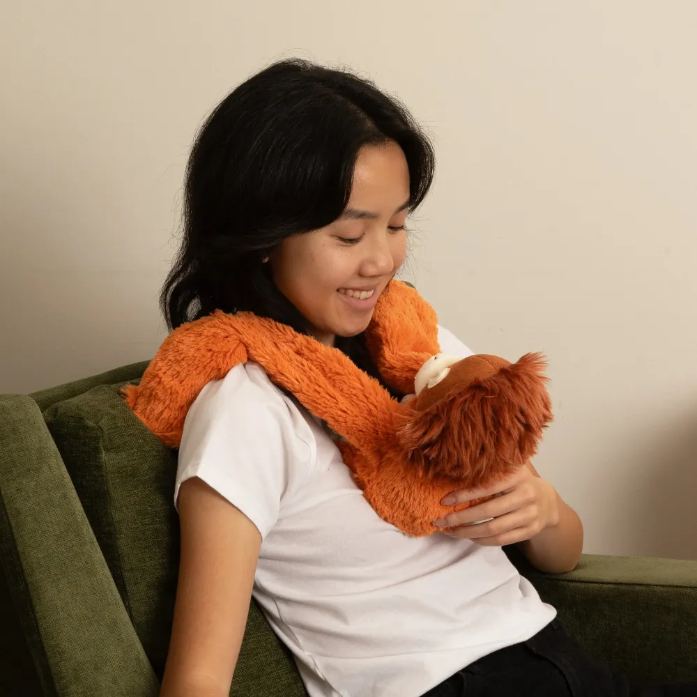 Hugimals Orangutan Ollie pluszak obciążeniowy 1,1 kg dla dzieci i dorosłych, sensoryczna maskotka terapeutyczna z funkcją grzania i chłodzenia, wsparcie wyciszenia, snu, koncentracji, SI i redukcji stresu 2+