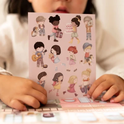 Little Dutch książeczka z naklejkami Rosa na zakupach